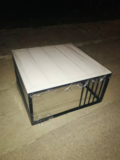 Modern Center Table with Metal Frame – Stylish & Durable