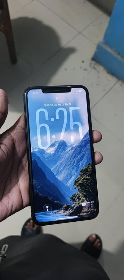 iphone 11 pro max with box