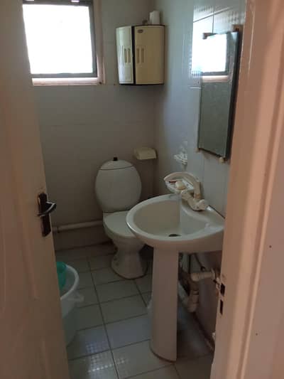 bathisland one bad drowing kitchen fully furnished single man only