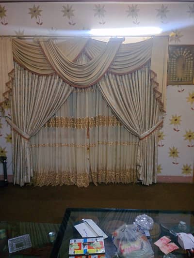 8 curtains