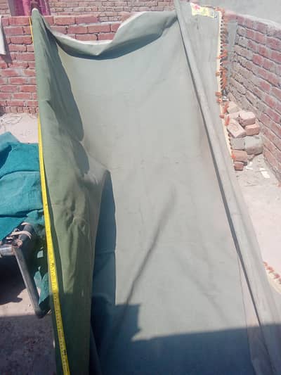 tarpale bilkul new ha mota acha kapra laga  Howa ha Condition 10/10 ha