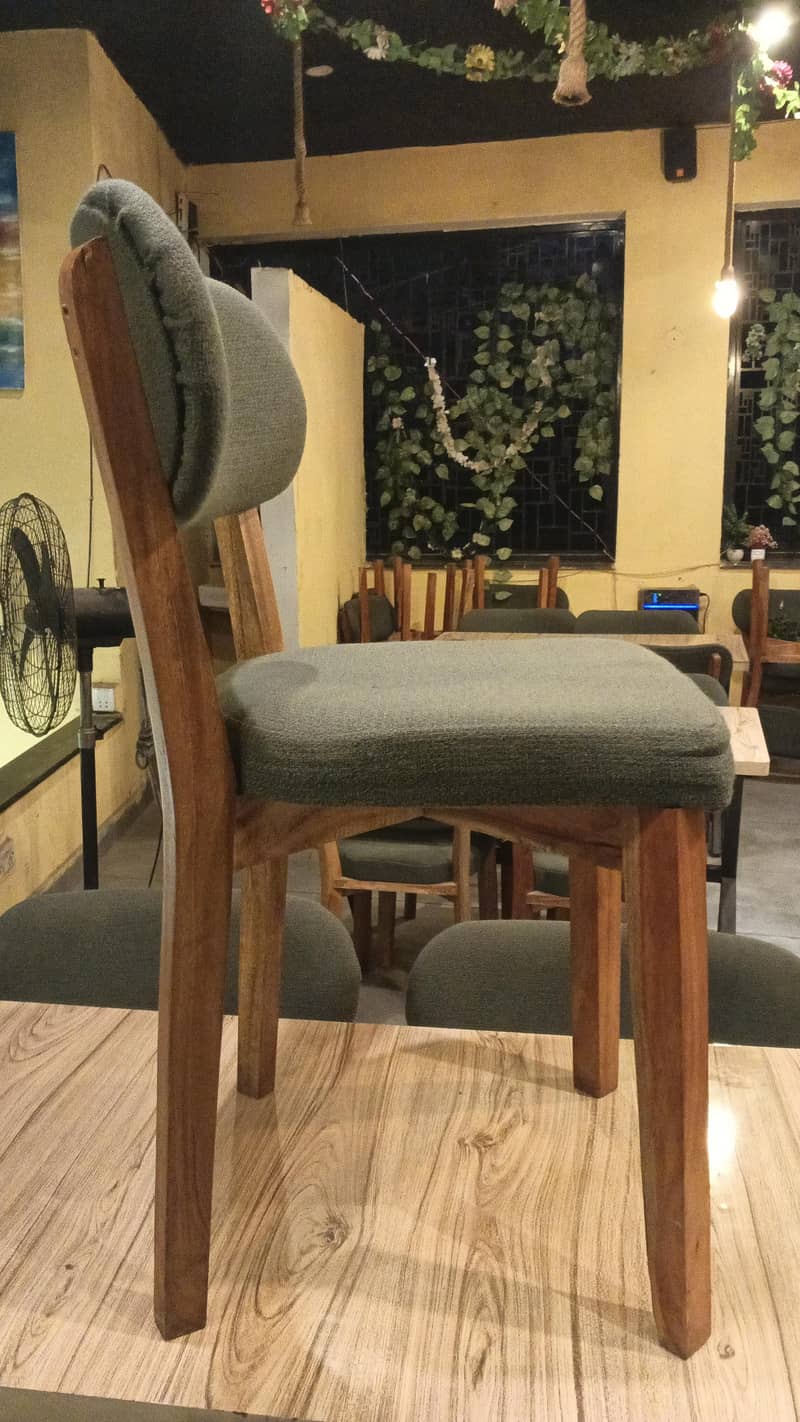 Cafe, Restaurant dining setup 1