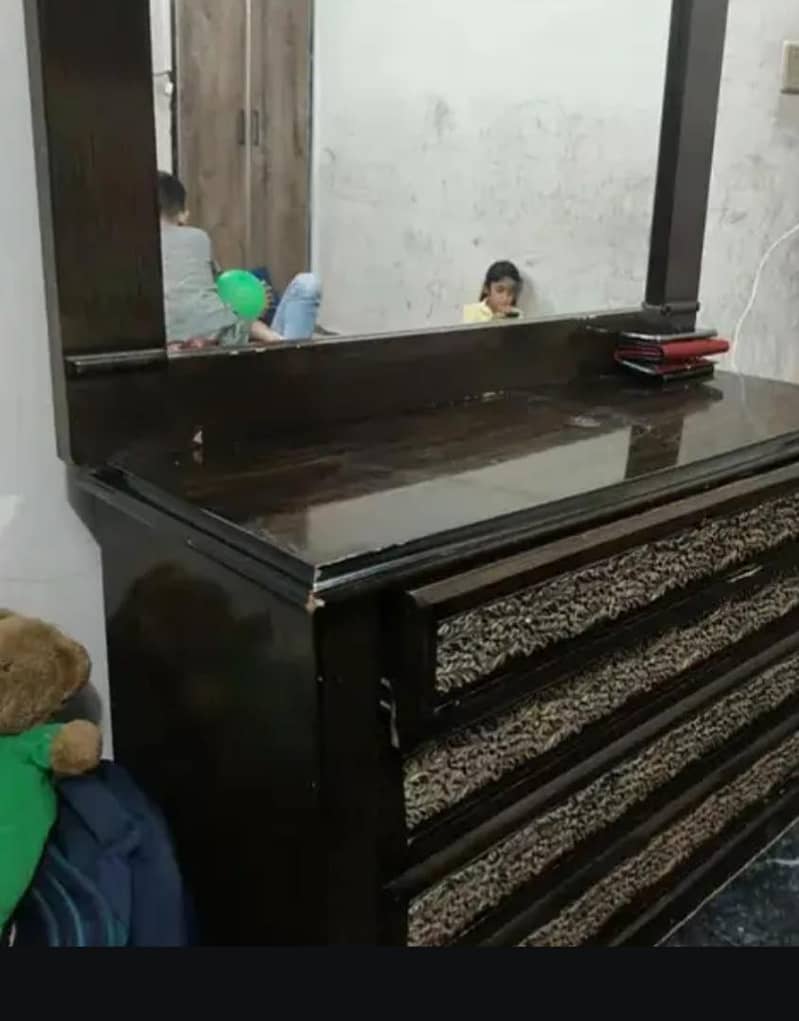 dressing table 1