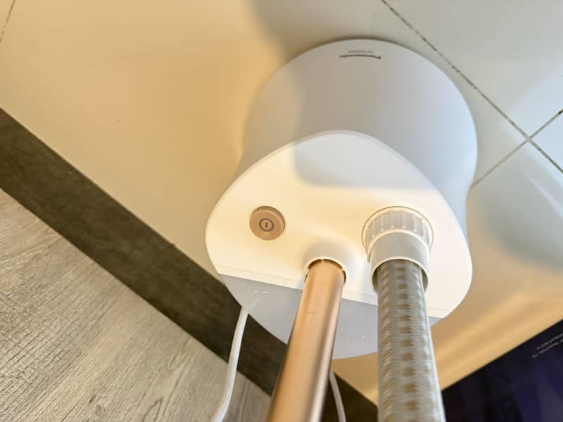 Steam iron 1