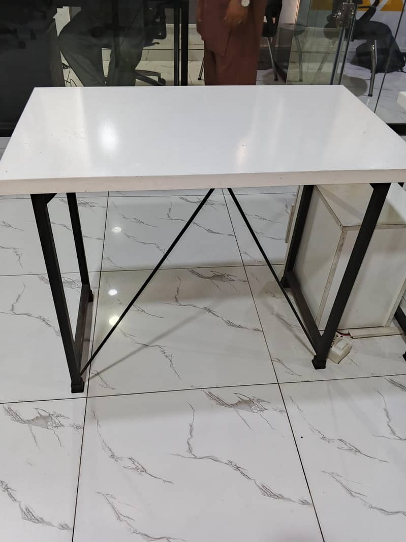 computer Laptop Table 1