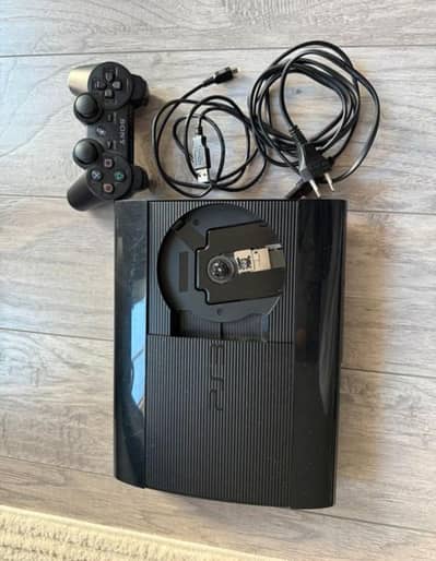Ps3 Super Slim (Jailbreak) (Many games installed)