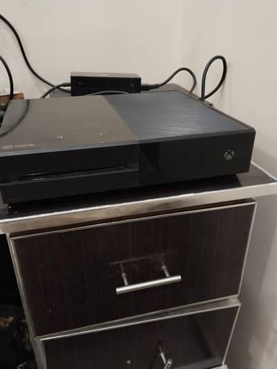 Xbox one 1tb jailbreak condition 8.5/10