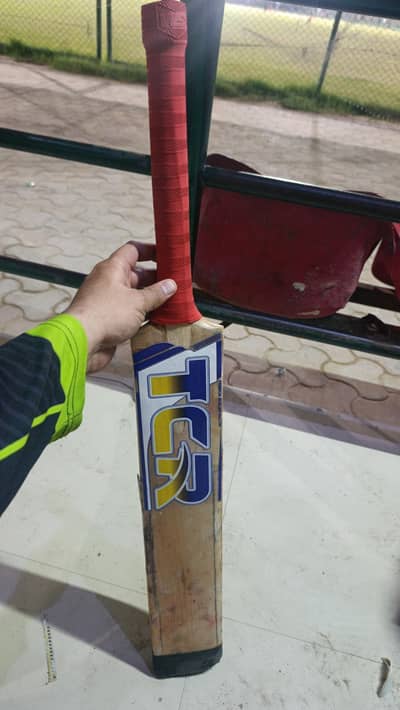 English willow light weight cricket bat 1170gm 2.59 lb