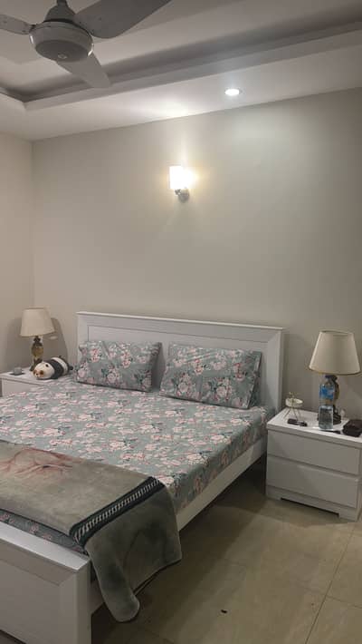 White Minimalistic Bed Set