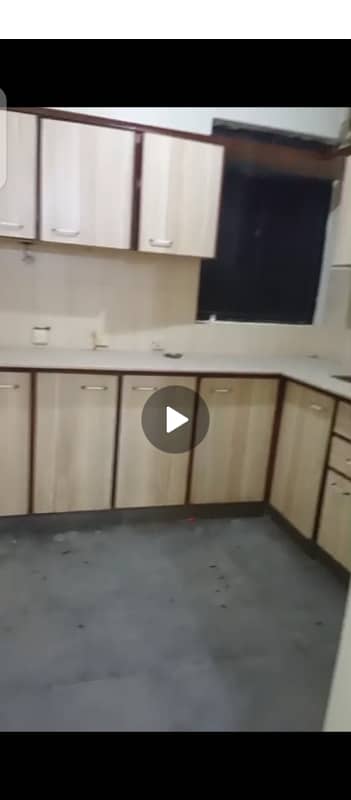 3 bed lounge ground floor for rent