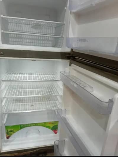 dawlance medium size like new 03008125456