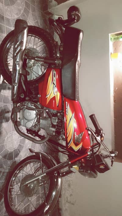 Honda 125cc 2021 model genuine bike look like new