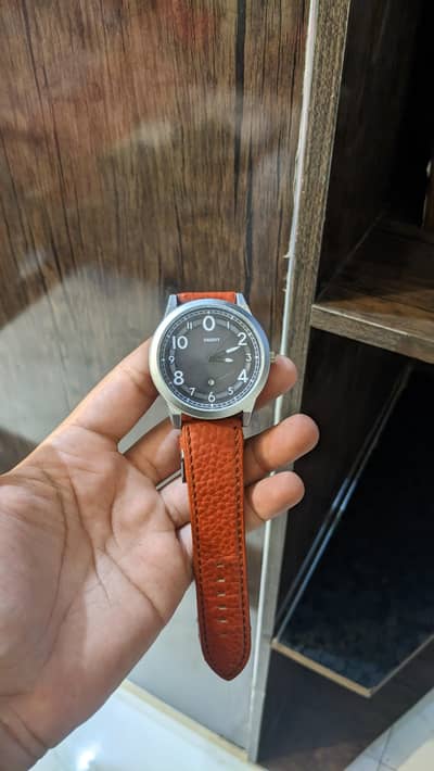 pre-owned Moment premium wrist watch