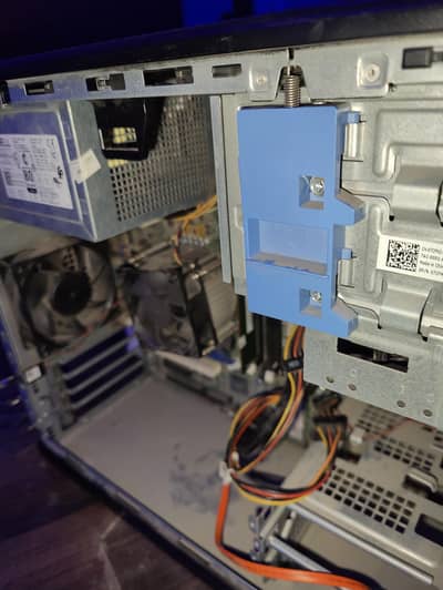 Dell precision 3620 i7 6gen with 128 nvme 8gb DDR 4 ram