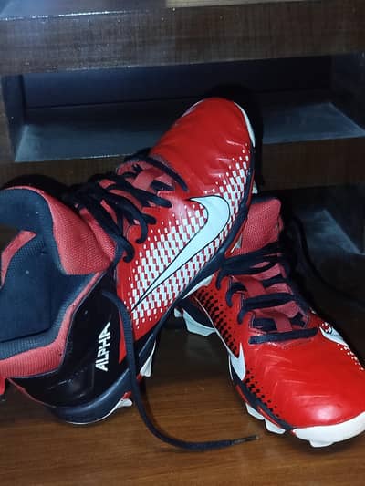 NIKE FOOTBALL SHOES NEW CONDITION