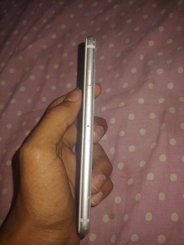 iPhone 8 back brick 2