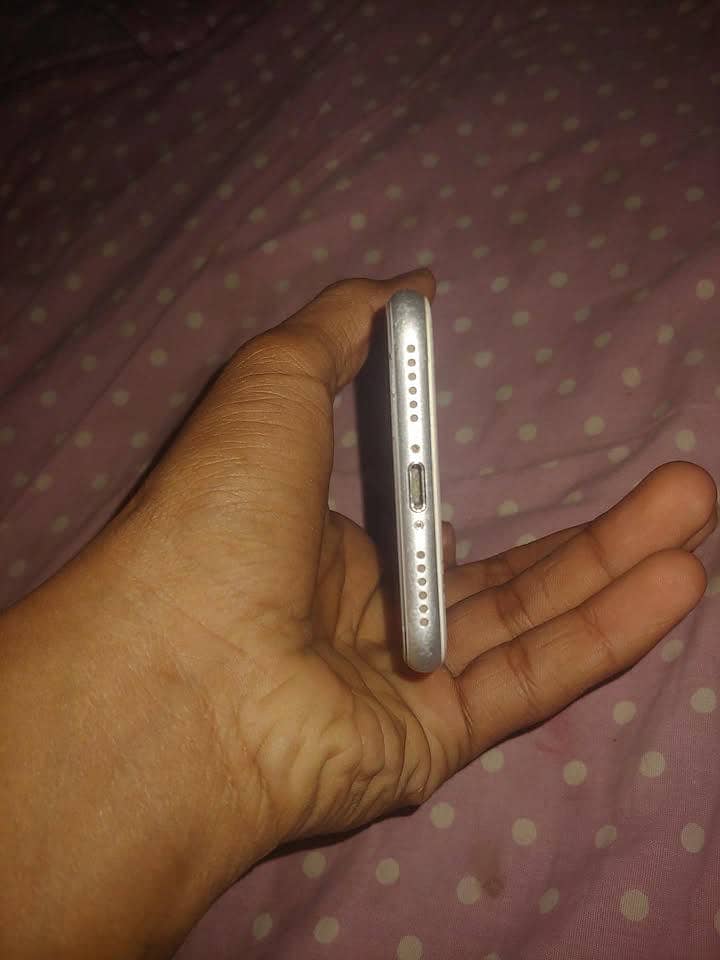 iPhone 8 back brick 3