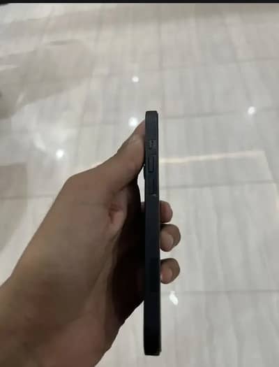 I phone 14  Mdm 128 origanl condition water back 100 battery halt