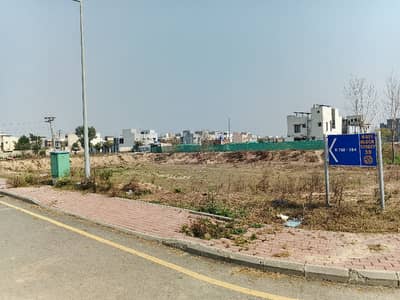 5 Marla facing park twin plot available for sale Bahria town Lahore