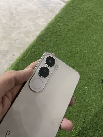 Vivo y200