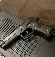 metal bereta gun 10/10 aiming