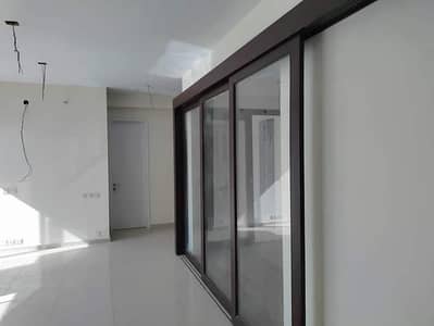 LUCKY ONE APARTMENT ROAD FACING BRAND NEW FLAT 3 BED D/LOUNGE AVALIBALE FOR RENT