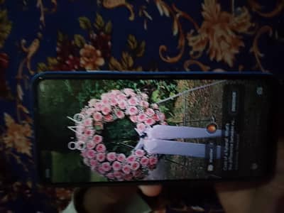 2GB RAM 32GB MEMORY ONLY ONE ISSEU EIK DOT HA LCD MA OR THORA SA TUCh