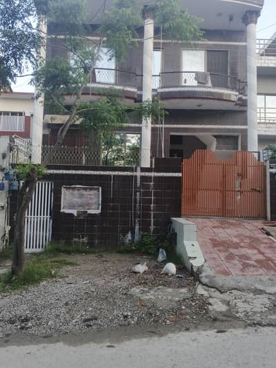 HOUSE FOR SALE IN G-6/1-3