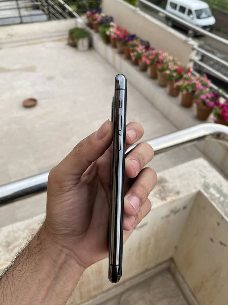 iphone 11 pro 6
