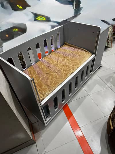 baby cot urjent sale