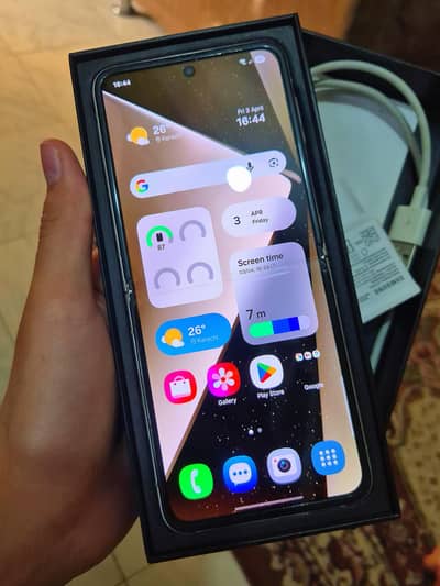 ZFlip3 5G 256GB Official PTA Approved Snapdragon888 120hz Super Amoled