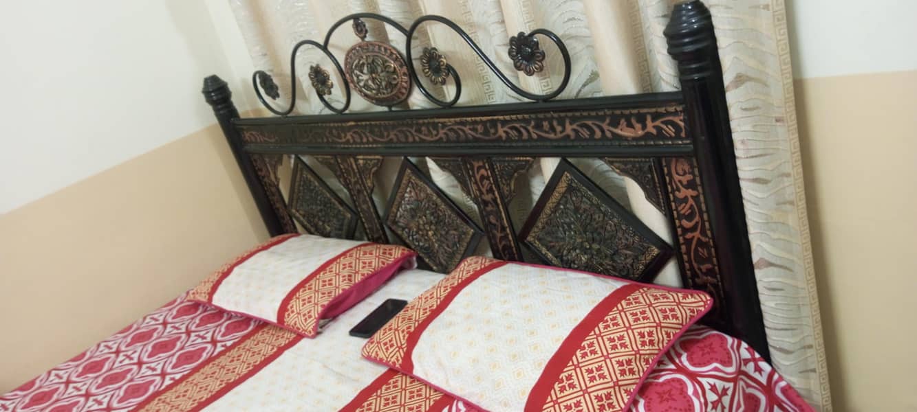 Double bed  king size 1