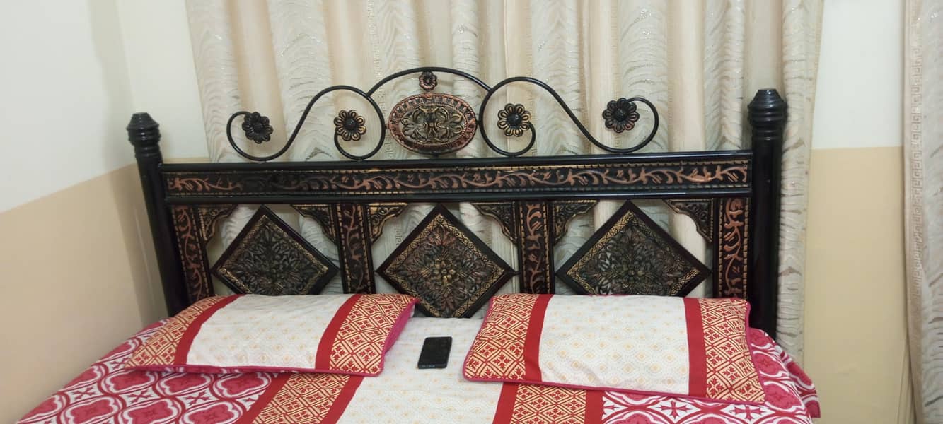 Double bed  king size 2