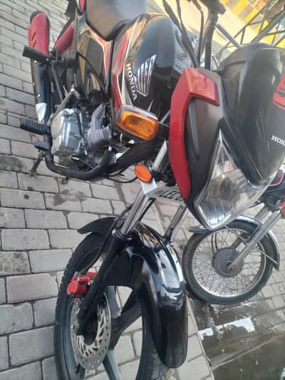 Honda cb 125F
