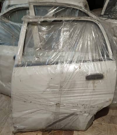 Alto vxr 4 door aur dikki. 2010 model ke sel ke liye hajir hai.