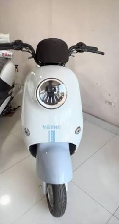 METRO  T9 ECO  1200 WHAT'S  2025  2700km