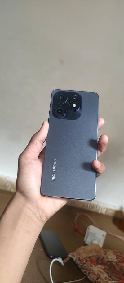 spark 10 pro 10/9.5 condition with box  All vip
