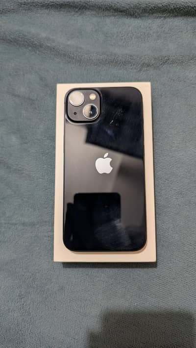 Iphone 13 96 health with box and cable Waterpack All original set h