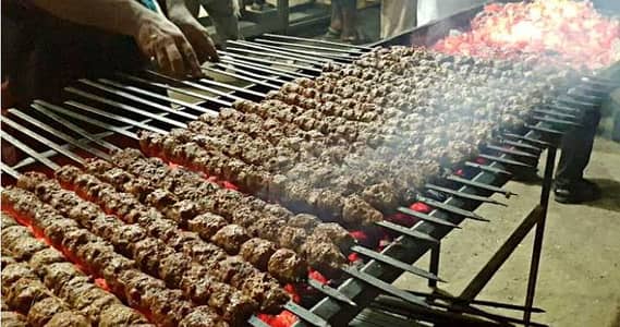 Bar B. Q karigar ki zarorat hai.