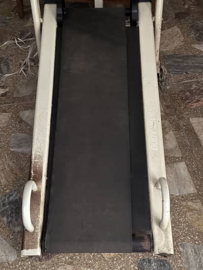 Manual running machines for