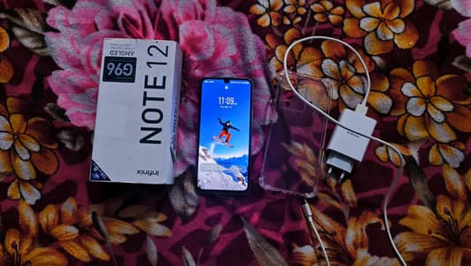 iam selling infnix note 12 with full box and accessories 10/10 condi