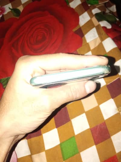 IPhone 11 non PTA 10 by 10 condition