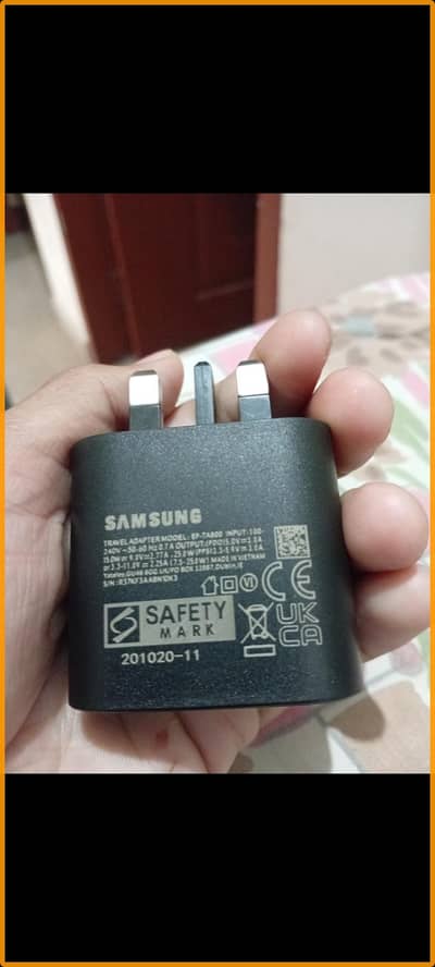 Original Samsung 25w Super Fast Charger UK 3 pin Box Pulled