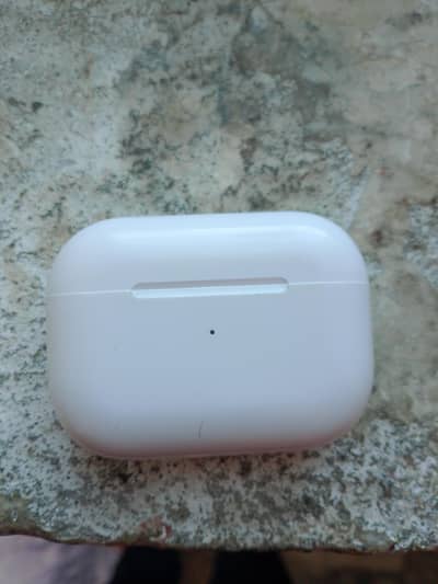 Wireless Airbuds – Clear Sound – Good Condition