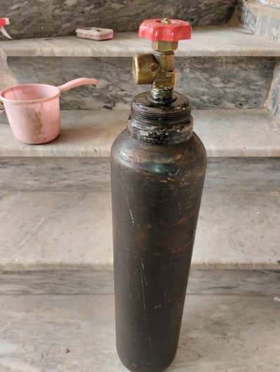 oxigen sulnder 200BAR   alco fully off oxigen