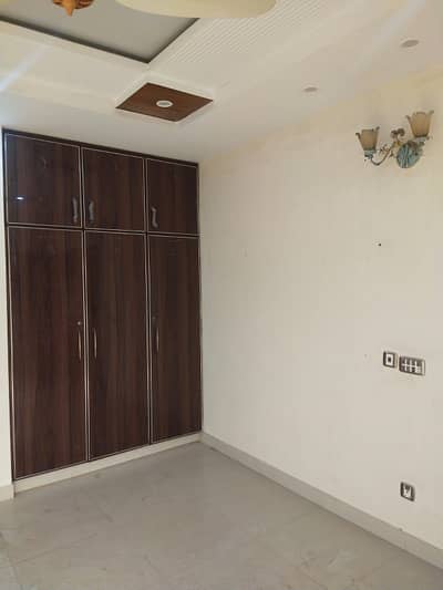 3 Marla Upper Portion Available For Rent