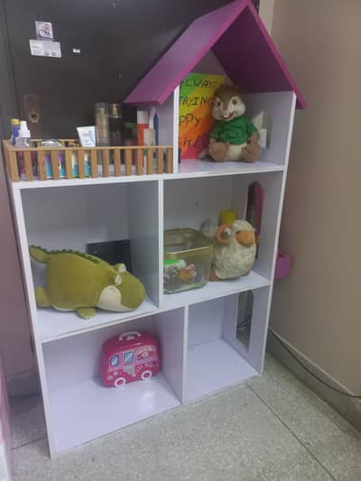 Doll house for sale in a very very good condition