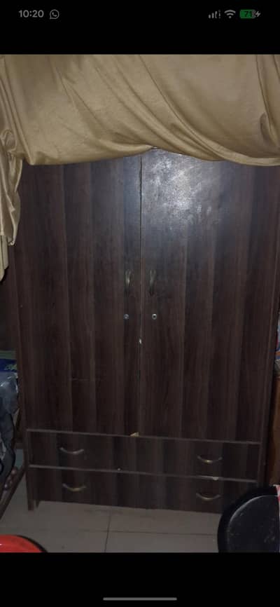 4 Door Almari urgent sale out koi kam nhi he Almari me
