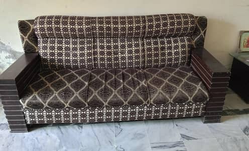 9/10 strong Sofa set for sale