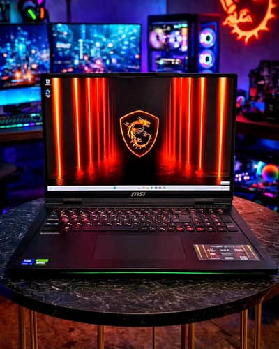 MSI Raider, Core Ultra 9, RTX 5090 24GB, 64GB/2TB, 18" 4K Mini LED